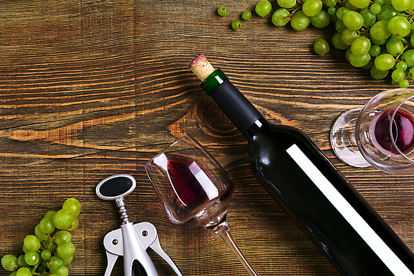 포토 JPG 해외이미지 백그라운드 와인잔 포도 치즈 사람없음 목재 와인 축하 와인병 와인오프너 나무도마 카피스페이스 해외포토 나무 컨셉 술잔 과일 재료 병_용기 유제품 도마 주류 공백 병따개 파일형식 이미지허브