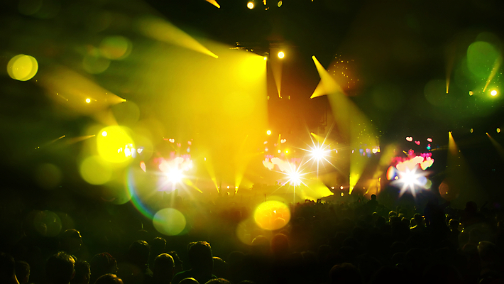 포토 JPG 해외이미지 실루엣 음악 여러명 빛 노란색 축제 콘서트 군중 스포트라이트 해외포토 컬러 다수 문화예술 촬영기법 사람 공연 파일형식 이미지허브