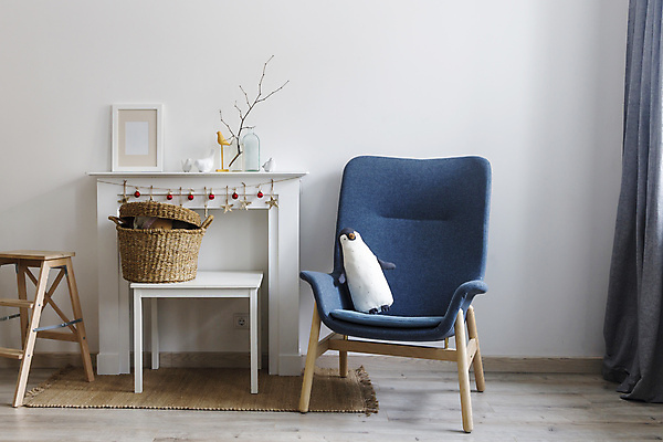 포토 JPG 해외이미지 식물 디자인 의자 사다리 유리 탁자 조류 사람없음 내부 장난감 바구니 꽃병 카펫 피규어 매트 나뭇가지 펭귄 벽난로 안락의자 거짓 스타일 해외포토 나무 동물 꽃 가구 재질 미니어처 도구 파일형식 이미지허브