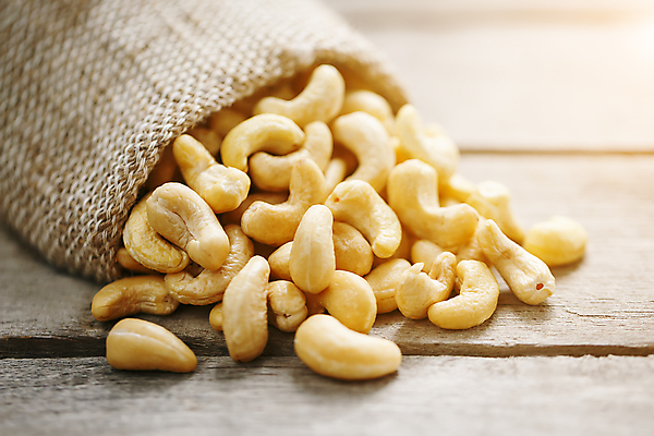 포토 JPG 해외이미지 사람없음 견과류 쏟아짐 캐슈넛 해외포토 모션 파일형식 이미지허브