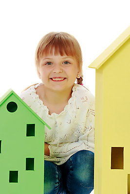 포토 JPG 해외이미지 교육 행복 어린이 인형 가구 백그라운드 장난 학교 가족 놀이 주택 한명 미소 사람 내부 건물 목재 컬러풀 장난감 유치원 기쁨 방 피규어 게임 흰색 아기 시간 놀이터 작음 큼 천 걸음마 해외포토 나무 1 건축물 감정 컬러 생활용품 재료 관계 모션 표정 미니어처 직물 크기 파일형식 이미지허브