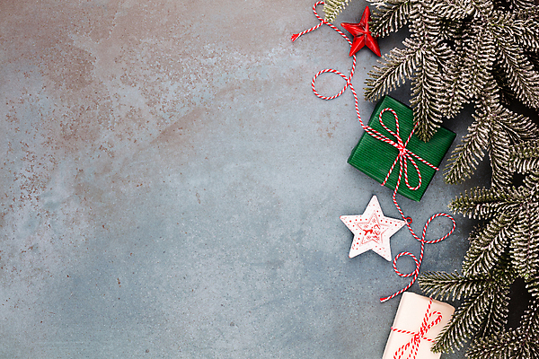 포토 JPG 해외이미지 별 잎 크리스마스 회색배경 크리스마스용품 실내 사람없음 선물상자 별모형 해외포토 자연요소 식물 기념일 백그라운드 선물 내부 상자 모형 회색 용품 파일형식 이미지허브