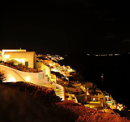 포토 JPG 해외이미지 모래 파도 바다 섬 여행 백그라운드 자연 하늘 휴가 휴식 사람없음 물 파란색 햇빛 태양 여행객 마을 맑음 수영 일몰 그리스 화산 산토리니 그리스인 이국적 수평선 해외포토 자연요소 서양인 유럽 컬러 컨셉 날씨 산 사람 노을 수상스포츠 생태계 파일형식 이미지허브