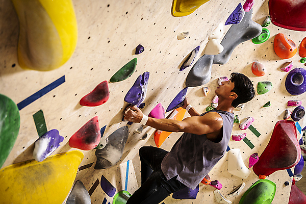 포토 JPG 응시 남자 40대 중년 중년라이프 근육 실내 매달리기 한명 상반신 취미 옆모습 운동복 운동 힘 한국인 잡기 암벽 체육관 오르기 암벽등반 인공암벽등반 클라이밍 중년남자한명만 영포티 국내포토 1 라이프스타일 시선 옷 뷰포인트 모션 건강 사람 동양인 성인 내부 등산 등반 신조어 남자한명만 중년남자만 파일형식