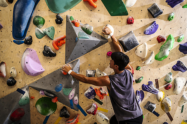 포토 JPG 응시 남자 40대 중년 중년라이프 근육 실내 매달리기 한명 상반신 취미 뒷모습 운동복 운동 힘 한국인 잡기 암벽 체육관 오르기 암벽등반 인공암벽등반 클라이밍 중년남자한명만 영포티 국내포토 1 라이프스타일 시선 옷 뷰포인트 모션 건강 사람 동양인 성인 내부 등산 등반 신조어 남자한명만 중년남자만 파일형식