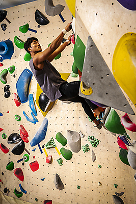 포토 JPG 전신 응시 남자 40대 중년 중년라이프 근육 실내 매달리기 한명 취미 옆모습 운동복 운동 힘 한국인 잡기 암벽 체육관 오르기 암벽등반 인공암벽등반 클라이밍 중년남자한명만 영포티 국내포토 1 라이프스타일 시선 옷 뷰포인트 모션 건강 사람 동양인 성인 내부 등산 등반 신조어 남자한명만 중년남자만 파일형식