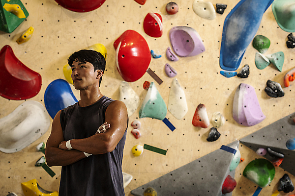 포토 JPG 응시 남자 40대 중년 중년라이프 실내 한명 미소 상반신 취미 앞모습 옆모습 운동복 운동 팔짱 한국인 암벽 체육관 암벽등반 인공암벽등반 클라이밍 중년남자한명만 영포티 국내포토 1 라이프스타일 시선 옷 뷰포인트 모션 표정 건강 사람 동양인 성인 내부 등산 등반 신조어 남자한명만 중년남자만 파일형식