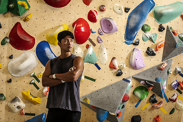 포토 JPG 응시 남자 40대 중년 중년라이프 실내 한명 상반신 취미 앞모습 운동복 운동 팔짱 한국인 암벽 체육관 암벽등반 손목보호대 인공암벽등반 클라이밍 테이핑 중년남자한명만 영포티 국내포토 1 라이프스타일 시선 옷 뷰포인트 모션 건강 사람 동양인 성인 내부 치료 등산 등반 신조어 남자한명만 중년남자만 파일형식