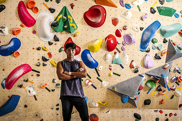 포토 JPG 응시 남자 40대 중년 중년라이프 실내 한명 상반신 취미 앞모습 운동복 운동 팔짱 한국인 암벽 체육관 암벽등반 인공암벽등반 클라이밍 중년남자한명만 영포티 국내포토 1 라이프스타일 시선 옷 뷰포인트 모션 건강 사람 동양인 성인 내부 등산 등반 신조어 남자한명만 중년남자만 파일형식