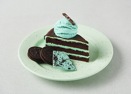 포토 JPG 스튜디오촬영 접시 조각 회색배경 아이스크림 디저트 실내 사람없음 쿠키 초콜릿 조각케이크 민트초코 국내포토 식기 음식 백그라운드 내부 케이크 회색 파일형식