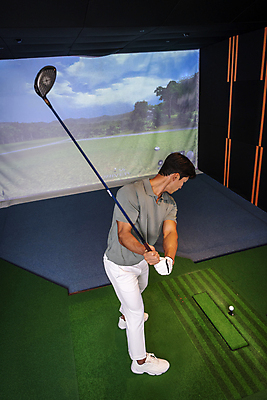 포토 JPG 전신 응시 남자 40대 중년 중년라이프 골프공 실내 한명 서기 들기 취미 옆모습 운동 스크린 골프채 한국인 잡기 스윙 골프연습장 골프연습 스크린골프 스크린골프장 중년남자한명만 영포티 국내포토 1 라이프스타일 시선 뷰포인트 포즈 골프 공 모션 골프장 골프용품 건강 사람 동양인 성인 내부 연습 신조어 남자한명만 중년남자만 파일형식