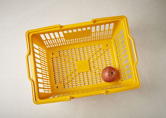 포토 JPG 스튜디오촬영 회색배경 실내 사람없음 하이앵글 한개 사과 가난 장바구니 오브젝트 담기 부족 인플레이션 비어있는 국내포토 1 뷰포인트 백그라운드 컨셉 과일 모션 내부 경제 쇼핑 바구니 회색 파일형식