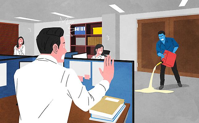 전신 PSD 여자 남자 일러스트 서기 들기 여러명 성인 사무실 손들기 놀람 분노 범죄 붓기 석유 무서움 범죄인 사회이슈 화재 변호사 기름통 방화 피해자 방화범 성인만 가해자 국내일러스트 직업 감정 다수 컨셉 비즈니스 모션 통 표정 안전 사람 피해 사건 파일형식