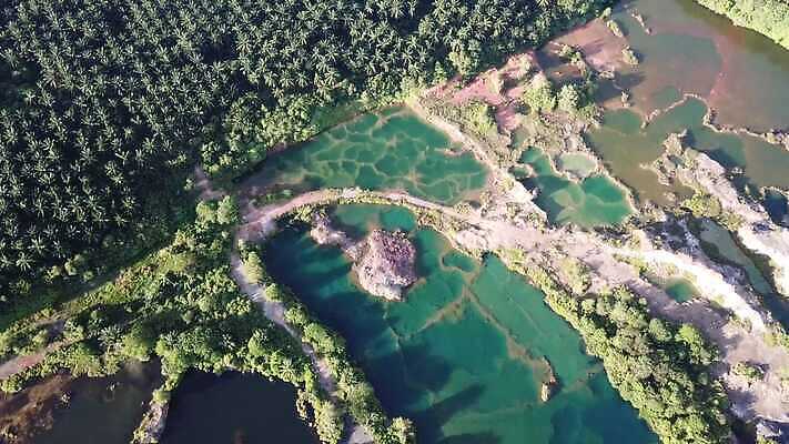공원 아시아 호수 여행 백그라운드 자연 하늘 안테나 풍경 사람없음 야외 초록색 물 여름 파란색 여행객 언덕 각도 말레이시아 내추럴 드론 랜드마크 4K 페낭 MOV 해외동영상 클립영상 자연요소 계절 공공시설 나라 컬러 통신 사람 생태계 동영상 파일형식