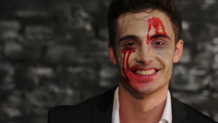 모자 전통 드레스 남자 얼굴 명함 휴가 기념 한명 미소 사람 빨간색 섹시 파티 검은색 어둠 할로윈 마술사 표현 혈액 야간 저녁 신비 무서움 악마 눈물 사인 마녀 마법 10월 흡혈귀 나쁜 고딕 악몽 지옥 호러 카피스페이스 MP4 해외동영상 클립영상 자연요소 1 잡화 옷 감정 컬러 컨셉 표정 이벤트 신체부위 공백 마술 날짜 공포 동영상 파일형식