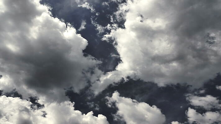 구름 컬러 백그라운드 자연 하늘 날씨 풍경 사람없음 야외 가로 여름 파란색 빛 햇빛 태양 우주 환경 흰색 전원 분위기 장면 천국 솜털 스카이라인 내추럴 오존 적란운 천창 유일 4K 타임랩스 MOV 해외동영상 클립영상 자연요소 계절 컨셉 촬영기법 전기에너지 생태계 동영상 파일형식 구름_자연