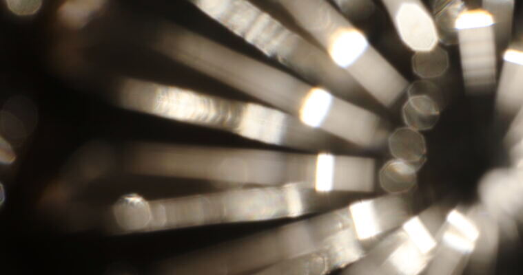 모양 나무 디자인 파도 컬러 백그라운드 이동 패턴 유리 추상 전등 실험 사람없음 빨간색 물 파란색 빛 컬러풀 반사 노란색 혈액 황금 달빛 질감 보케 블러 효과 4K MOV 해외동영상 클립영상 자연요소 식물 바다 컨셉 무늬 재질 조명 달 동영상 파일형식