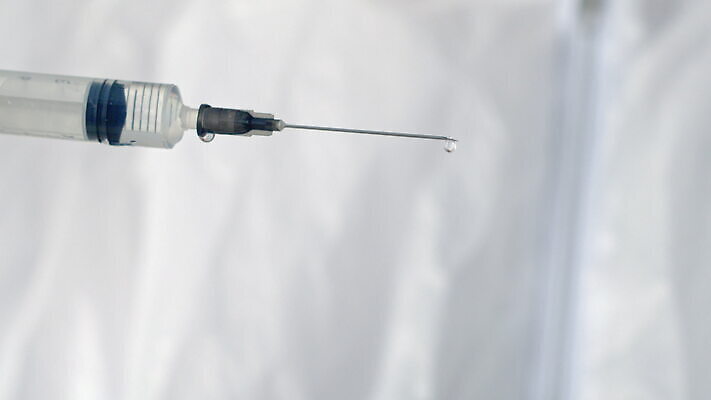 과학 장갑 컨셉 건강 병원 주사기 사람없음 세로 약 장비 의사 물방울 긴급 도움 실험실 닫기 질병 준비 생물학 주사약 중독 보험 당뇨병 돌봄 마약 복용 예방접종 인슐린 인플루엔자 화학물질 항생제 4K MOV 해외동영상 클립영상 잡화 교육 의학 의료기기 모션 실험 의료진 화학 바이러스 동영상 접종 파일형식