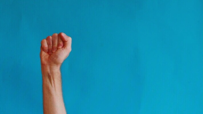 이동 컨셉 관리 사람 빨간색 세계 평화 표현 메시지 알림 전쟁 그만 시범 터키석 항의 헬프 MOV 해외동영상 클립영상 컬러 도움 보석 동영상 파일형식