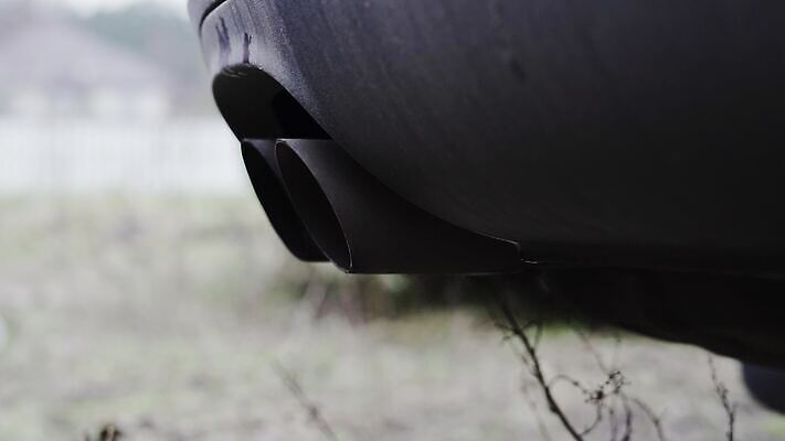 자동차 자연 사람없음 오염 연기 휘발유 수증기 부식 가스 연소 노즐 배기가스 4K MP4 해외동영상 클립영상 육상교통 석유 생태계 동영상 파일형식