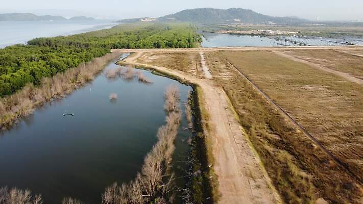 산업 백그라운드 밭 농업 가족 자연 건조 풍경 초원 사람없음 야외 가로 초록색 환경 맑음 흙 성장 신선 땅 지역 가뭄 내추럴 조감도 평야 수평선 4K MP4 해외동영상 클립영상 컬러 관계 날씨 생태계 동영상 파일형식