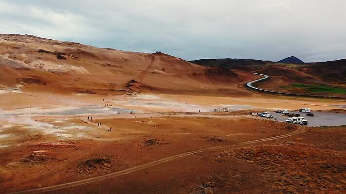 여행 자연 안테나 아이슬란드 사람 사람없음 야외 골짜기 흙 봄 에너지 뜨거움 구멍 연기 더위 수증기 폭발 당구 빙하 화산 지역 분화구 가스 진흙 동영상 항공촬영 드론 랜드마크 유황 지열 4K MOV 해외동영상 클립영상 계절 유럽 뷰포인트 통신 날씨 산 구기 생태계 파일형식