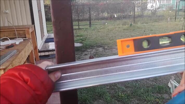 모양 디자인 외관 산업 벽 건축양식 지붕 노동자 새로움 주택 프레임 야외 옆모습 금속 엔지니어 제조 땅 철 시트 설치 철강 아연 MP4 해외동영상 클립영상 직업 건축 뷰포인트 컨셉 재질 건물 기술자 동영상 영양소 파일형식