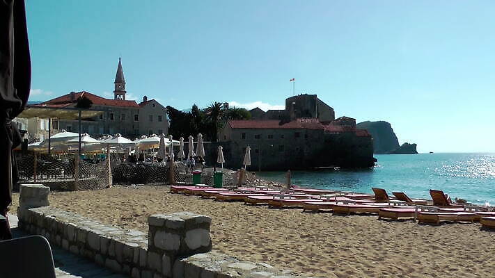 외관 유럽 음료 바다 여행 건축양식 휴가 휴식 파노라마 사람 풍경 해변 사람없음 건물 여름 도시풍경 항구 식당 식사 도시 만 중세 우아함 지중해 타운 종탑 구시가지 몬테네그로 부드바 인기 MOV 해외동영상 클립영상 건축물 계절 건축 나라 컨셉 교통시설 촬영기법 탑 상점 역사 동영상 파일형식
