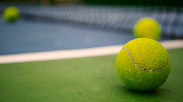 직업 라이프스타일 선 스포츠 백그라운드 컨셉 밭 공 모션 놀이 성공 건강 경기 사람없음 야외 초록색 파란색 세트 운동 노란색 우주 경쟁 장비 테니스 게임 흰색 라켓 그물 닫기 코드 테니스공 오브젝트 리더 질감 점토 땅바닥 법정 여의주 토너먼트 MOV 해외동영상 클립영상 스포츠용품 컬러 농업 바닥 생활 구기 테니스용품 동영상 파일형식