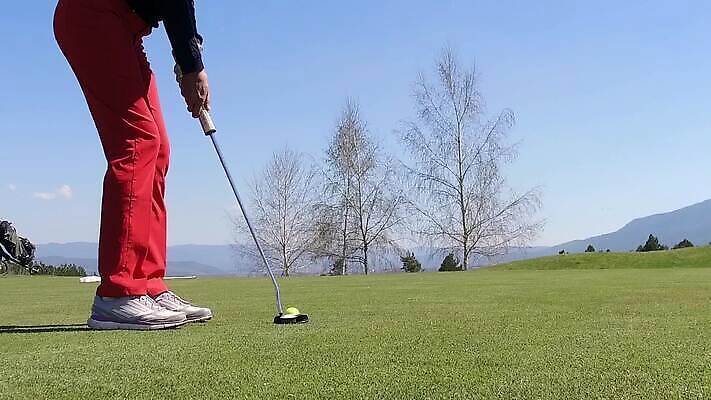 라이프스타일 디자인 여자 스포츠 백그라운드 밭 골프 공 모션 골프장 놀이 운동선수 골프공 사람 인종 취미 야외 여름 운동 검은색 경쟁 골프채 게임 막대기 플랫 골퍼 발사 강의 만화 싱크대 그네 클럽 슛 느림 고립 때리기 플레이어 벡터 MOV 해외동영상 슬로모션 클립영상 계절 컬러 컨셉 농업 스포츠시설 골프용품 촬영기법 건강 생활 구기 개수대 동영상 파일형식