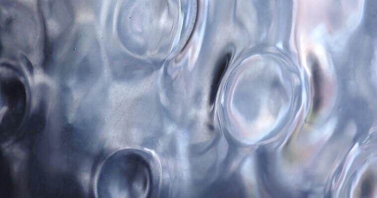 디자인 컬러 백그라운드 패턴 유리 추상 조명 미술 사람없음 장식 물 뷰티 반사 노란색 디지털 젖음 추위 물방울 닫기 소프트포커스 브레이크 크리스탈 빗방울 질감 다이아몬드 유리그릇 블러 블러효과 새기다 인공 비어있는 4K MOV 해외동영상 클립영상 자연요소 그릇 무늬 모션 재질 문화예술 촬영기법 비_날씨 광석 보석 동영상 파일형식 효과