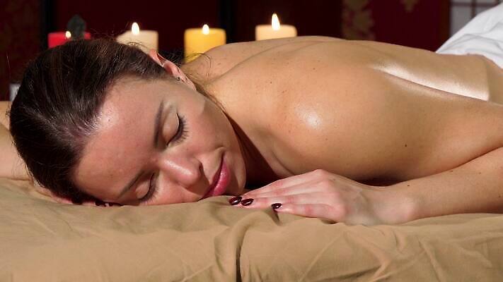 전통 라이프스타일 웰빙 여자 신체 호텔 휴식 건강 한명 미소 동양인 뷰티 평화 스파 화목 화장품 촉촉함 신선 마사지 고급 소중 고객 피부 순수 서비스 피부관리 휴양지 아로마 아로마테라피 긴장 테라피 내추럴 순서 돌봄 위생관리 치유 4K MOV 해외동영상 클립영상 1 감정 컨셉 모션 숙소 표정 관리 사람 인종 생활 신체부위 장소 젖음 동영상 파일형식