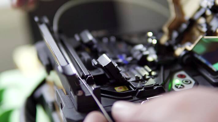 컬러 백그라운드 인터넷 비즈니스 통신 유리 기술 파란색 빛 컴퓨터 글로벌 디지털 자료 장비 기차 정보 기구 네트워크 실험실 플러그 제조 전기에너지 연결 접속 오브젝트 속도 싱글 퓨전 승객 섬유 획득 공학 광학 검안사 4K MP4 해외동영상 클립영상 직업 교육 육상교통 재질 대중교통 실험 전자제품 에너지 직물 동영상 파일형식 안경사