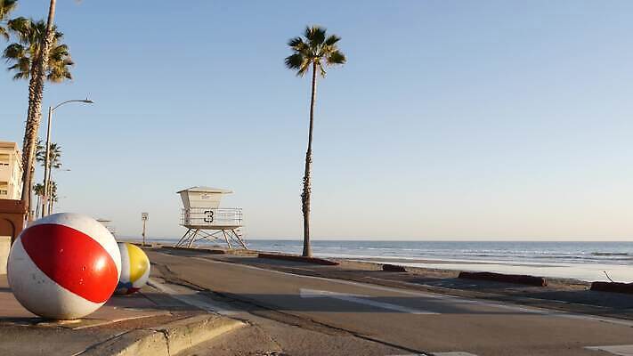 도로 바다 공 하늘 휴가 거리 해변 사람없음 여름 야자수 뷰티 탑 미국 일몰 꿈 산책로 수확 분위기 구출 오두막 캘리포니아 주말 로스앤젤레스 안전요원 4K 오션사이드 산타모니카 MP4 해외동영상 클립영상 나무 건축물 계절 길 컨셉 북아메리카 농업 교통시설 노을 도움 동영상 파일형식