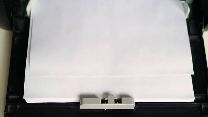 디자인 종이 백그라운드 컨셉 비즈니스 통신 주택 기술 사람없음 전자제품 컴퓨터 사무실 디지털 기계 공백 장비 흰색 업무 인쇄 책상 계약 문서 페이지 팩스 경영 고립 멀티 스캐너 4K MOV 해외동영상 클립영상 컬러 가구 건물 사무용품 작업 동영상 파일형식