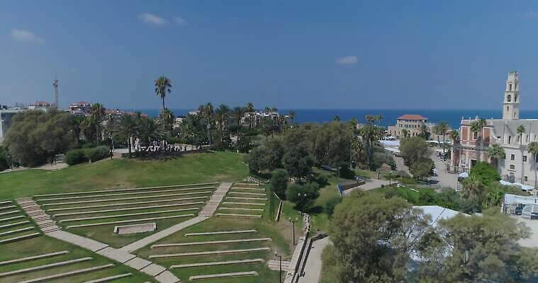 기독교 종교 바다 중동 건축양식 하늘 안테나 파노라마 사람없음 건물 파란색 교회 탑 도시 만 중세 역사 이슬람교 지중해 포트 타운 유대인 동쪽 스카이라인 랜드마크 숭배 옛날 이스라엘 4K MOV 해외동영상 클립영상 건축물 건축 나라 컬러 통신 종교건축 촬영기법 방향 동영상 서아시아 파일형식