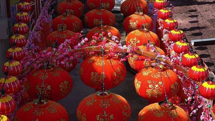 전통 아시아 문화 백그라운드 새해 동양인 사람없음 장식 빨간색 컬러풀 뷰티 축제 중국 등불 축하 카피스페이스 춘절 4K MOV 해외동영상 클립영상 명절 나라 컬러 컨셉 조명 인종 공백 중국전통 동영상 파일형식