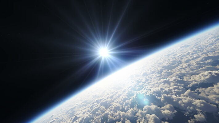 별 지구 백그라운드 하늘 비행기 사람없음 파란색 빛 햇빛 태양 우주 일출 어둠 행성 인공위성 광선 달 분위기 야간 저녁 고도 순수 천문학 궤도 천국 빛망울 넘어짐 수평선 탄소 MOV 해외동영상 클립영상 자연요소 교육 컬러 컨셉 통신 항공교통 모션 대중교통 노을 동영상 파일형식