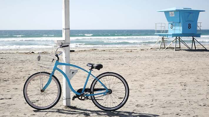 모래 파도 바다 여행 휴가 사람없음 물 여름 파란색 뷰티 탑 맑음 자전거 미국 꿈 분위기 순환 캘리포니아 주말 태평양 로스앤젤레스 안전요원 터키석 4K 산타모니카 MP4 해외동영상 클립영상 자연요소 건축물 계절 컬러 컨셉 북아메리카 모션 날씨 바이크 보석 동영상 파일형식