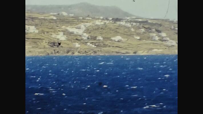 외관 바다 섬 여행 휴가 해변 사람없음 야외 물 파란색 여행객 수확 골동품 흰색 도시 거친 역사 클래식 도서관 지중해 필름 향수 그리스 문서 복고 산토리니 그리스인 구식 미코노스섬 보관소 아마추어 옛날 4K MOV 해외동영상 클립영상 자연요소 서양인 교육 유럽 컬러 컨셉 농업 사람 화장품 저장 동영상 파일형식