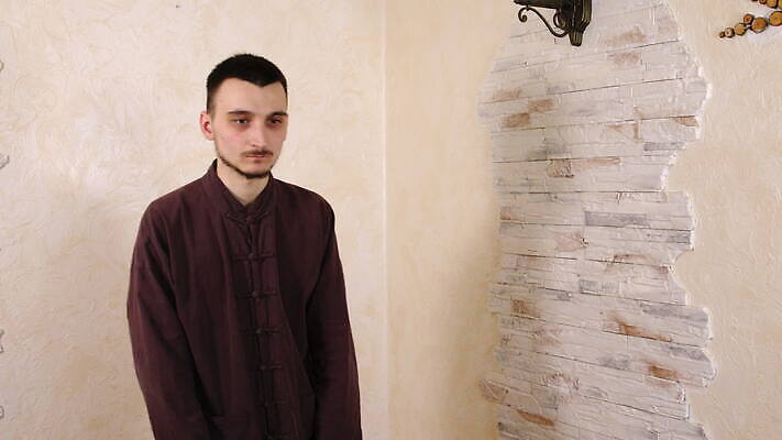 전통 무기 스포츠 이동 컨셉 주택 기술 한명 서기 사람 평화 중국 화목 힘 방 무도 방어 집중 싸움 위치 갈기 4K MOV 해외동영상 클립영상 1 아시아 모션 어류 건물 동영상 파일형식