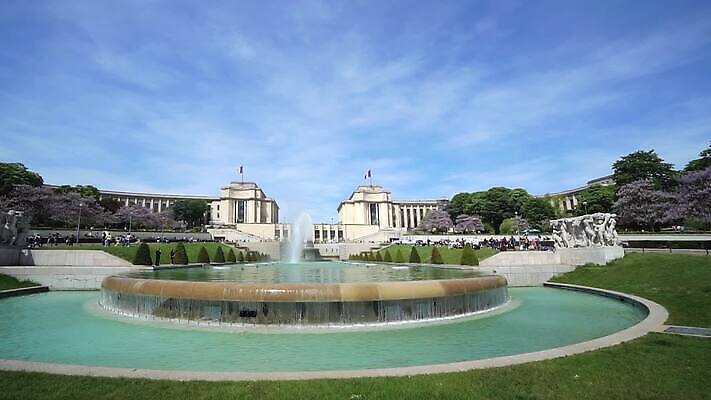외관 공원 유럽 여행 하늘 휴가 풍경 사람없음 건물 물 도시풍경 여행객 탑 맑음 낭만 프랑스 도시 역사 심볼 분수 스카이라인 천연기념물 프랑스어 랜드마크 수도권 파리(프랑스) MP4 해외동영상 클립영상 자연요소 문자 건축물 공공시설 나라 컨셉 날씨 사람 지역 동영상 파일형식