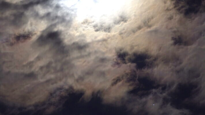 구름 백그라운드 자연 하늘 바람 날씨 경고 풍경 사람없음 야외 환경 힘 변화 야간 위험 홍수 폭풍 무거움 흐림 뇌우 재앙 적란운 파멸 폭풍우 허리케인 4K 타임랩스 MOV 해외동영상 클립영상 자연요소 컨셉 촬영기법 비_날씨 무게 자연재해 생태계 동영상 파일형식 소멸 구름_자연