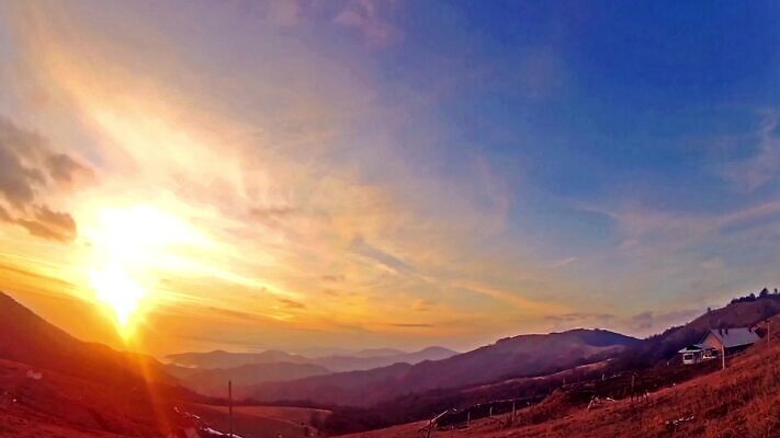 컬러 오렌지 모션 자연 하늘 아침 사람없음 야외 건물 빨간색 파란색 햇빛 태양 일출 맑음 미국 일몰 새벽 광선 시간 도심 야간 스카이라인 랜드마크 마케도니아 패닝샷 수평선 카피스페이스 타임랩스 MOV 해외동영상 클립영상 주간 자연요소 건축물 북아메리카 과일 날씨 촬영기법 노을 공백 도시 생태계 동영상 파일형식 남유럽