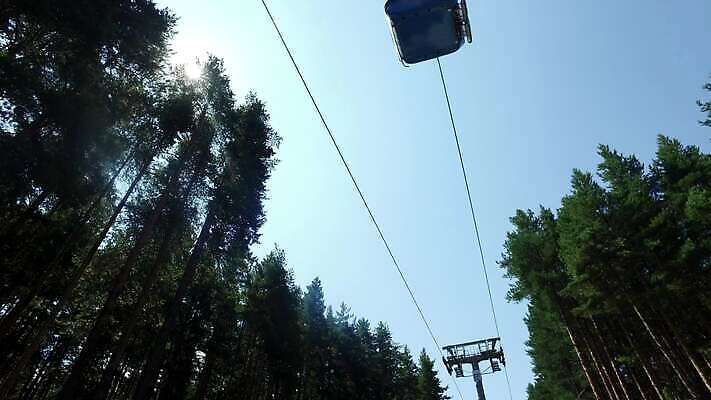 공원 실루엣 여행 단풍 잎 캐나다 교통시설 모션 자동차 자연 휴가 스키 산 이벤트 사람없음 햇빛 태양 침묵 깃발 황무지 곤돌라 정상 고도 기중기 머리위 리프트 장면 지역 밴프 앨버타 전국 4K MP4 해외동영상 클립영상 자연요소 식물 공공시설 육상교통 교통 북아메리카 겨울스포츠 촬영기법 소리 중장비 시설 생태계 동영상 파일형식