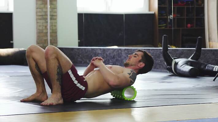 직업 라이프스타일 남자 스포츠 포즈 운동화 이동 신체 휴식 건강 한명 운동 스트레칭 힘 연습 체육관 체조선수 근육질 체조 복근 챔피언 필승 자극 종합격투기 4K MOV 해외동영상 클립영상 1 신발 컨셉 근육 운동선수 사람 생활 격투기 우승 몸매 동영상 파일형식