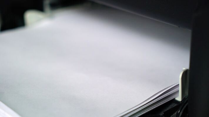 디자인 종이 백그라운드 컨셉 비즈니스 통신 주택 기술 사람없음 전자제품 컴퓨터 사무실 디지털 기계 공백 장비 흰색 업무 인쇄 책상 계약 문서 페이지 팩스 경영 고립 멀티 스캐너 4K MOV 해외동영상 클립영상 컬러 가구 건물 사무용품 작업 동영상 파일형식