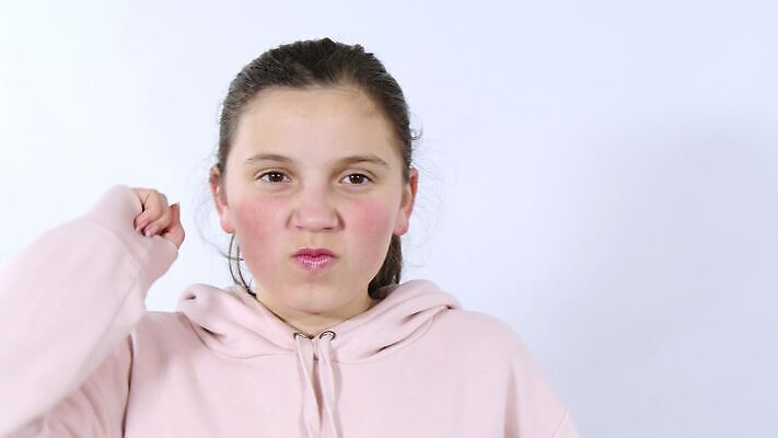 백인 응시 여자 감정 얼굴 스트레스 한명 사람 10대 청춘 분노 표현 좌절 문제 4K MP4 해외동영상 클립영상 서양인 1 시선 컨셉 청소년 신체부위 동영상 파일형식