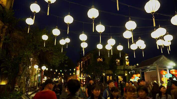 전통 아시아 문화 여행 건축양식 교통시설 휴가 거리 동양인 사람없음 빛 컬러풀 여행객 수확 등불 도시 재산 야간 베트남 타운 옛날 인도차이나반도 4K MOV 해외동영상 클립영상 자연요소 건축 나라 컬러 교통 농업 조명 사람 인종 금융 동남아시아 시설 동영상 파일형식