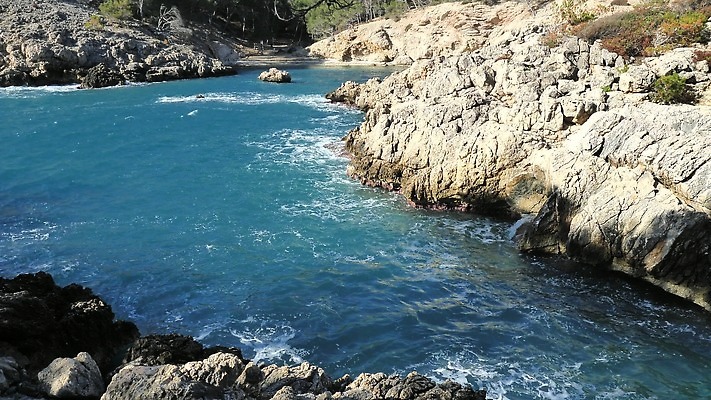 바다 섬 파노라마 사람없음 야외 가로 힘 거품 자유 바위 잡기 만 구멍 스페인 지중해 언덕 부식 그림 암초 통과 내추럴 주입구 4K MP4 해외동영상 클립영상 유럽 컨셉 모션 촬영기법 돌_바위 동영상 파일형식